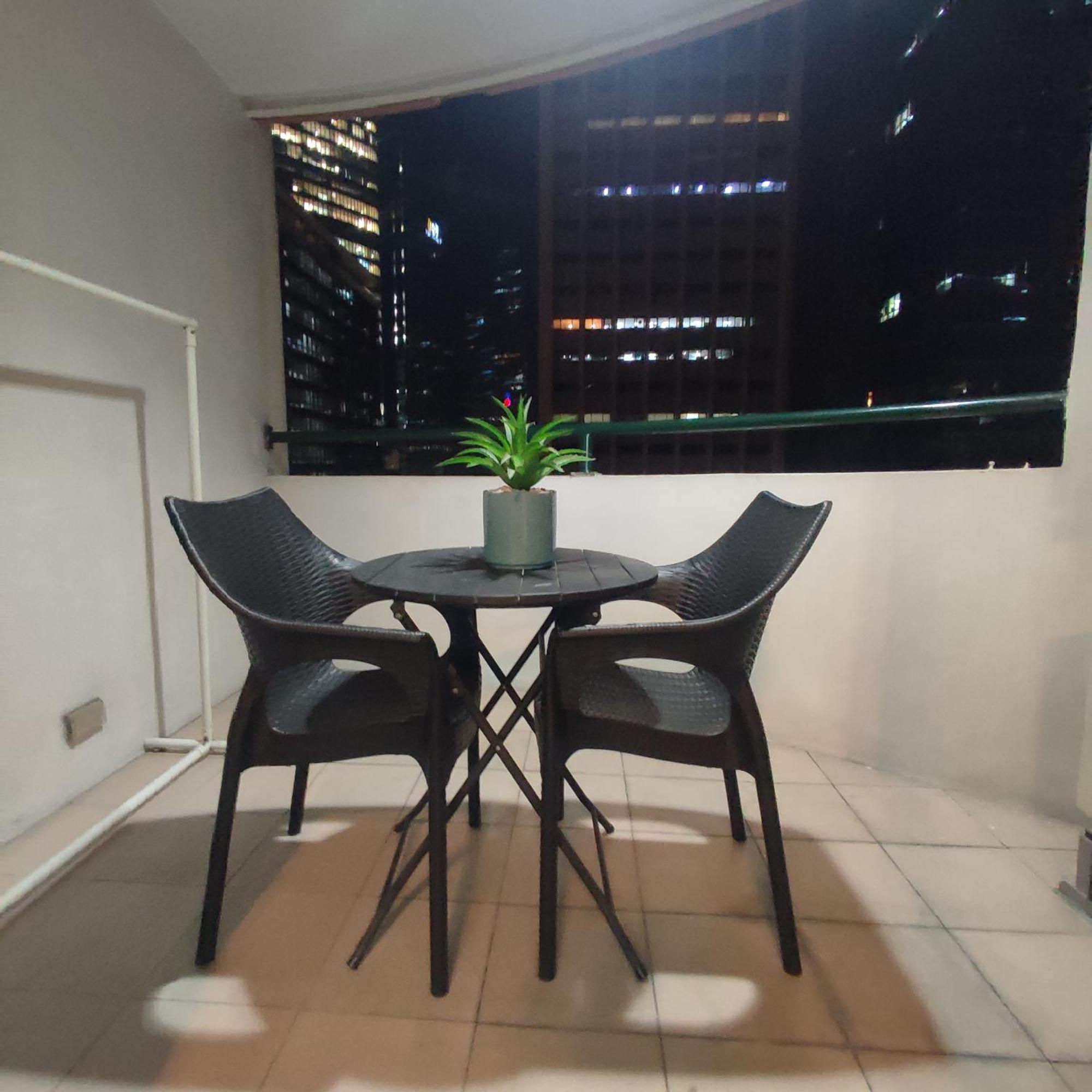 Luxury Spacious 2Br In Salcedo Village Manila Kültér fotó