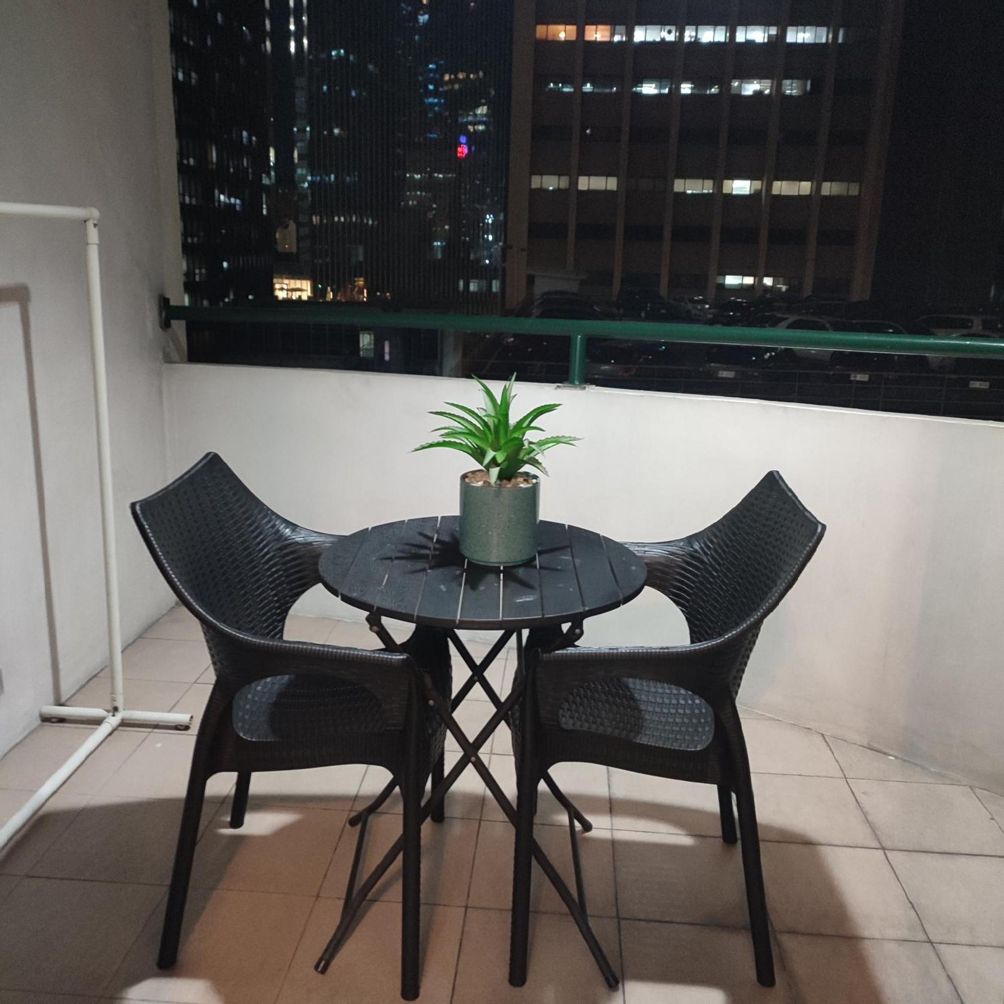 Luxury Spacious 2Br In Salcedo Village Manila Kültér fotó